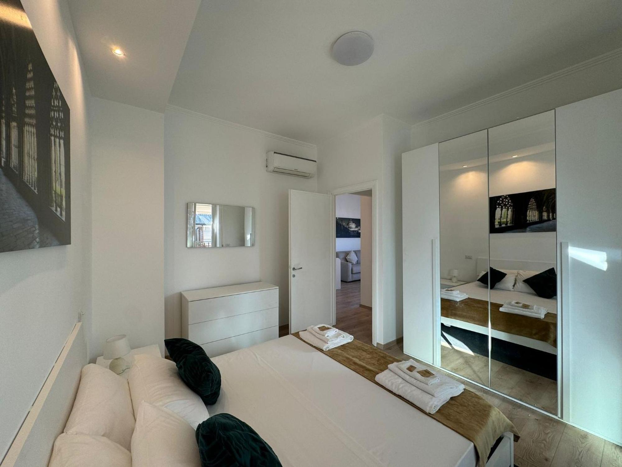 Bright And Residential With Terrace Apartment Rom
