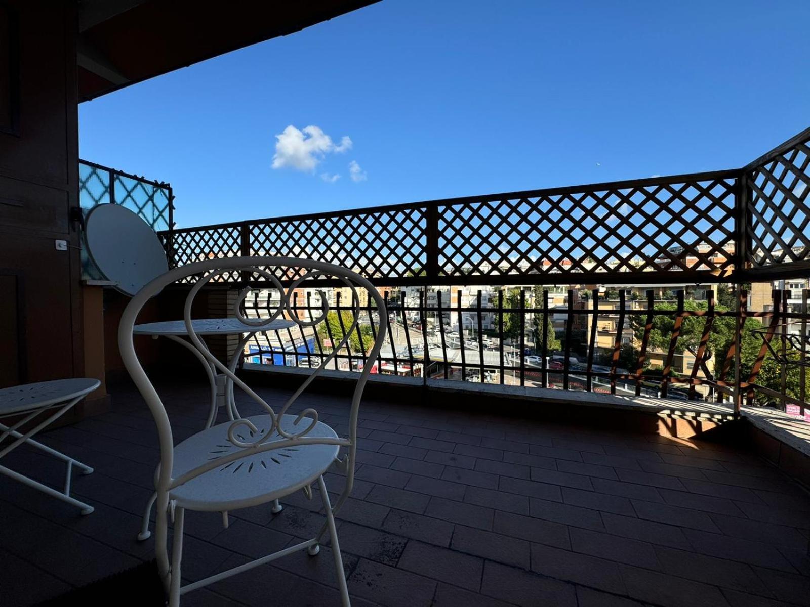 Apartment Bright And Residential With Terrace
