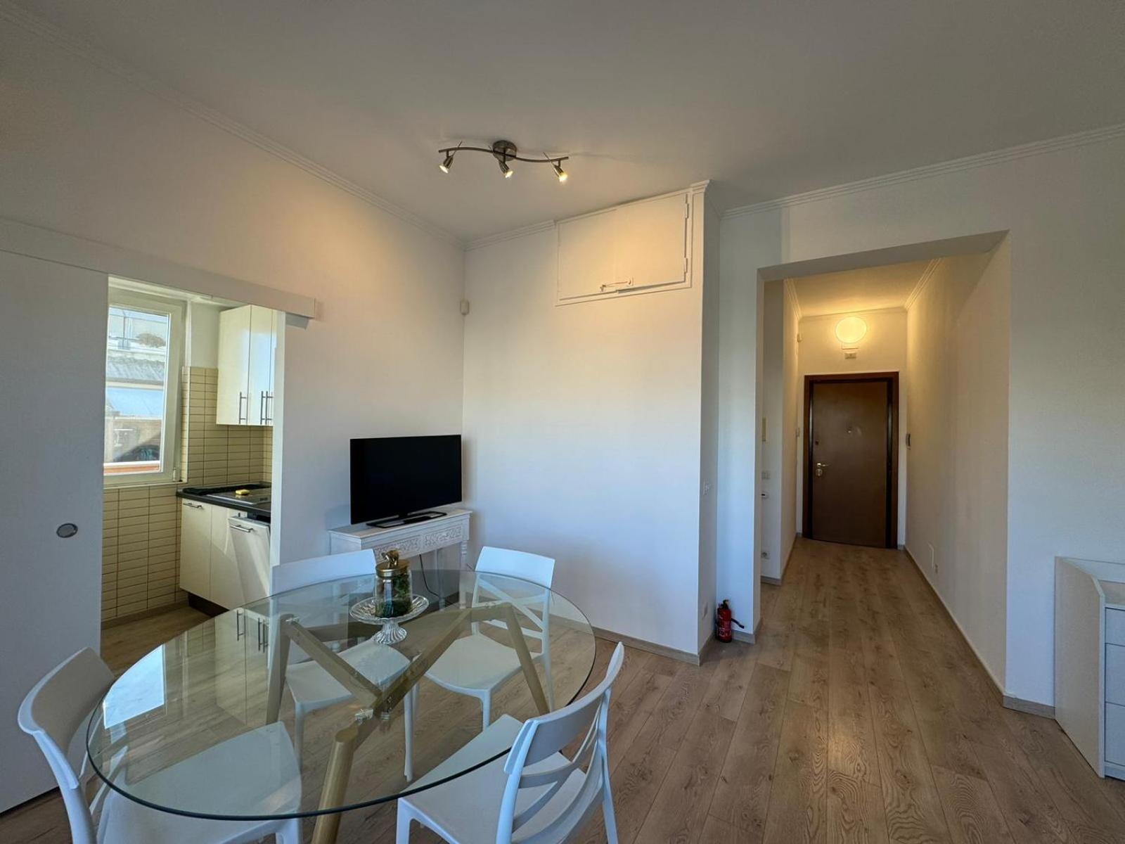 Apartment Bright And Residential With Terrace *